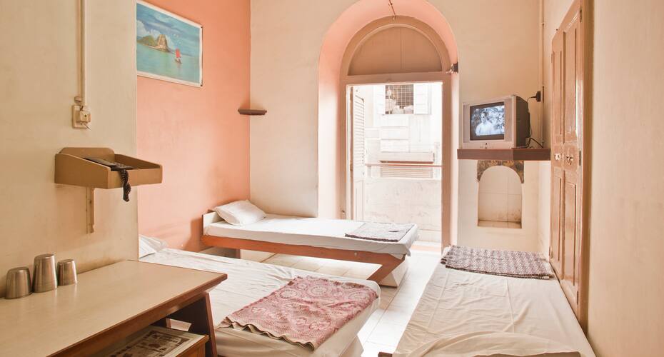 Hotel Vrindavan Plaza, Bhavnagar 4